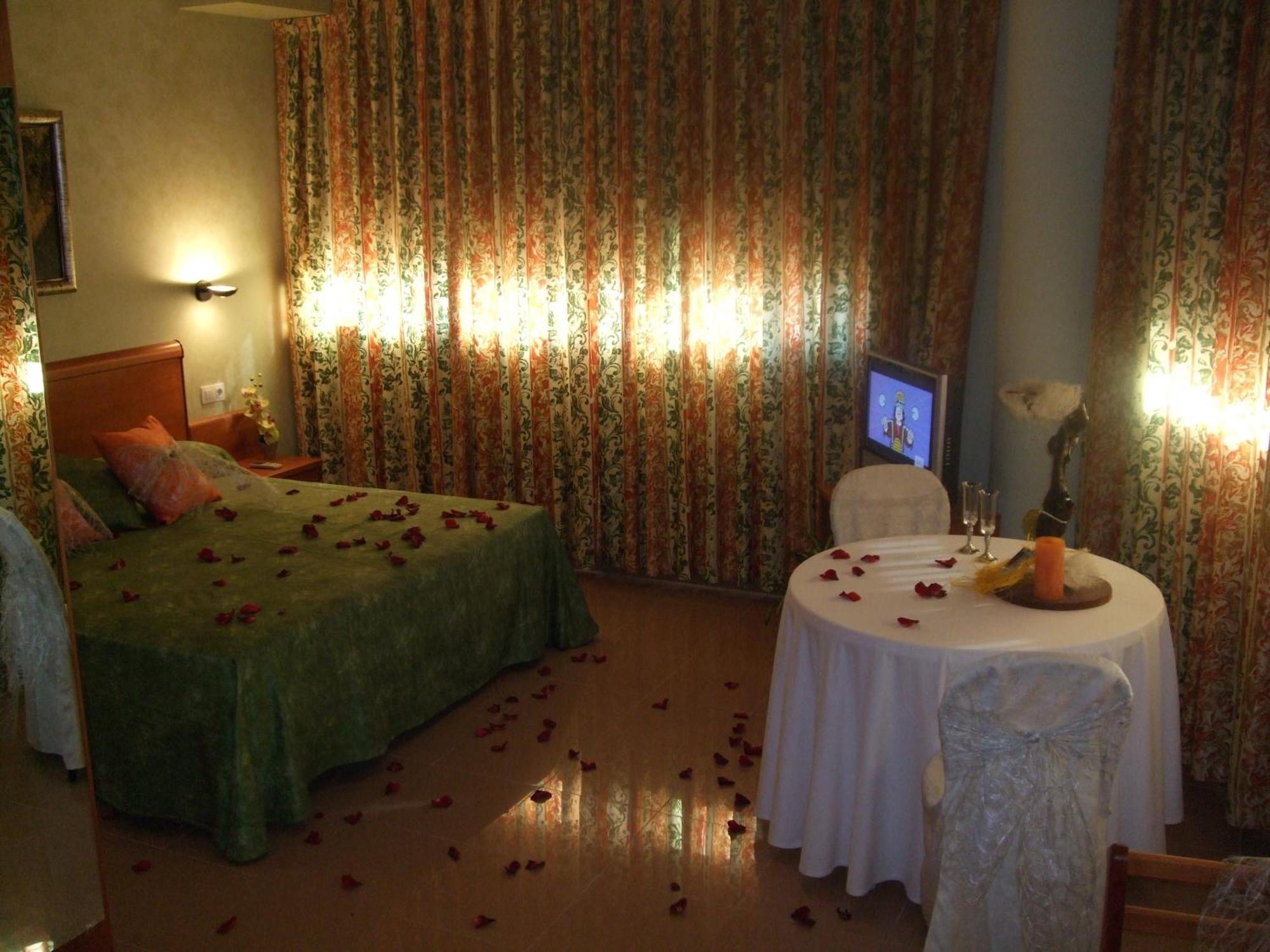 Hotel Fonda Neus Sant Sadurní dʼAnoia 외부 사진